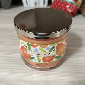 Bath & Body works three wick candle, never been used. Georgia Peach.